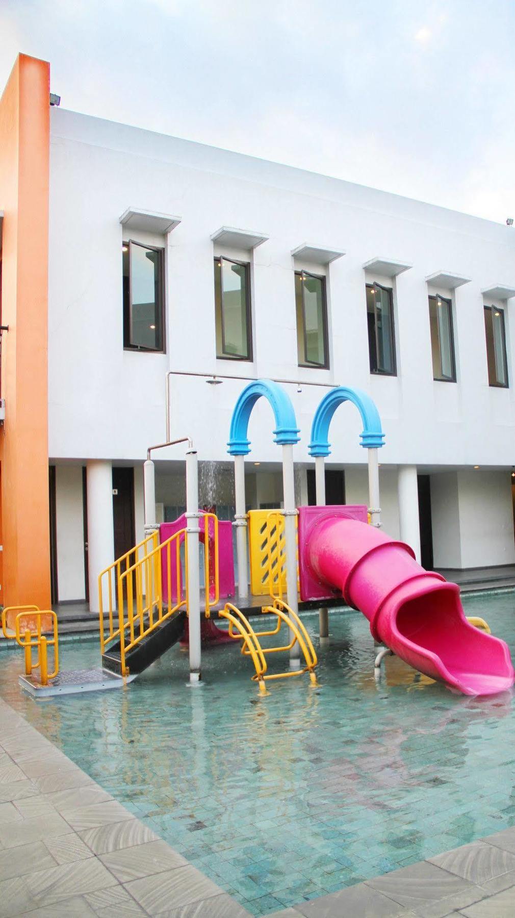 El Hotel Malang Zewnętrze zdjęcie